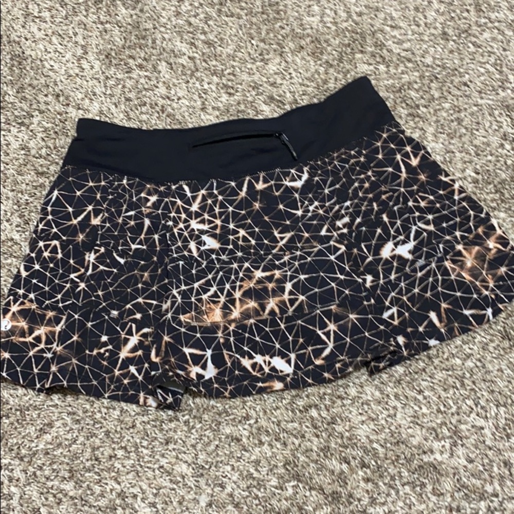 Lululemon running skirt size 6